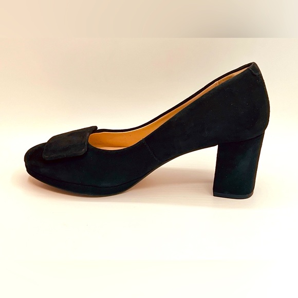CLARKS NWOT Narrative 2.5” Heel Black Suede Pumps W/Clip EU 37 US 6.5 - Picture 2 of 9